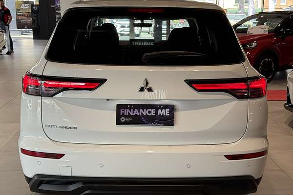 2025 Mitsubishi Outlander ES ZM