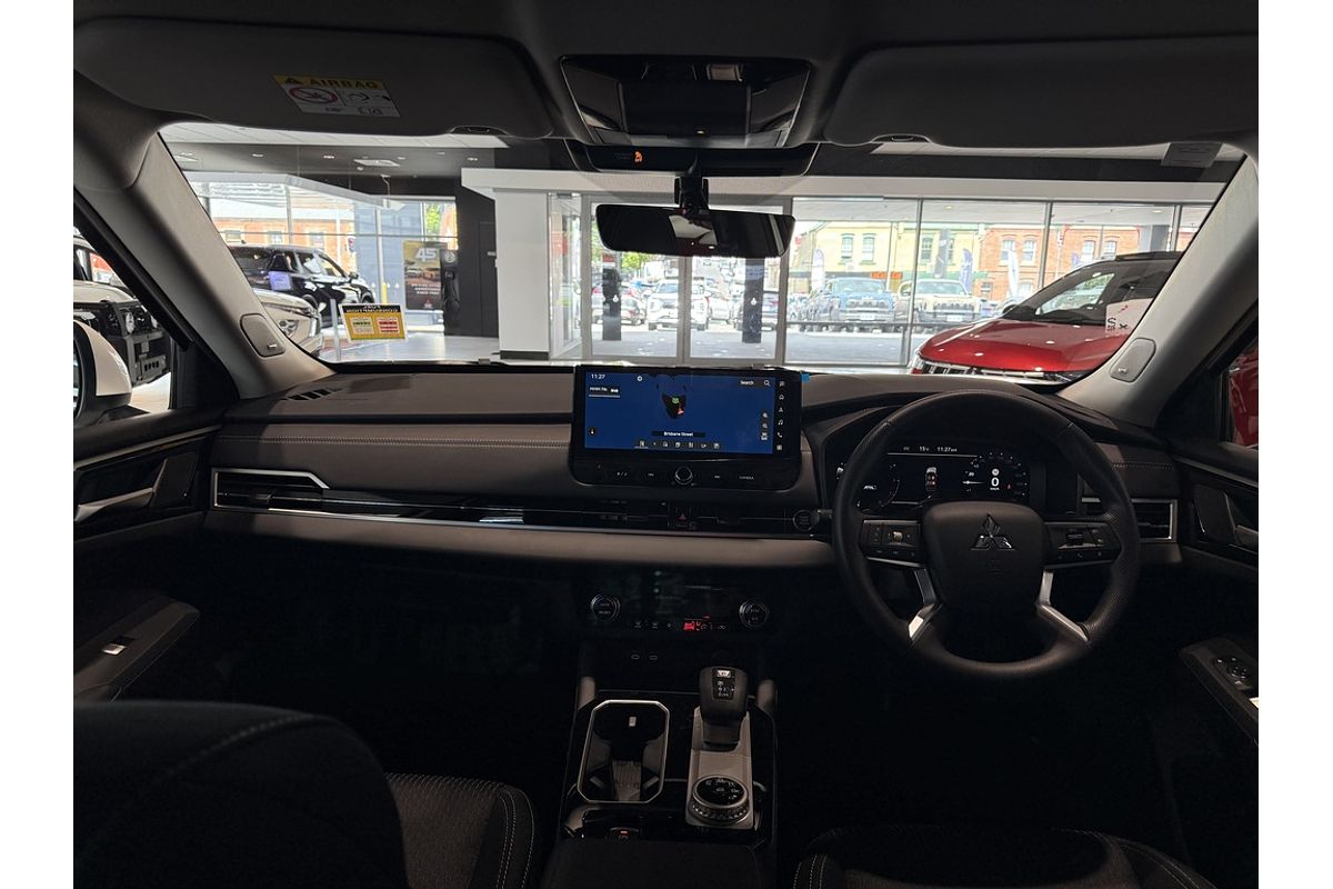 2025 Mitsubishi Outlander ES ZM