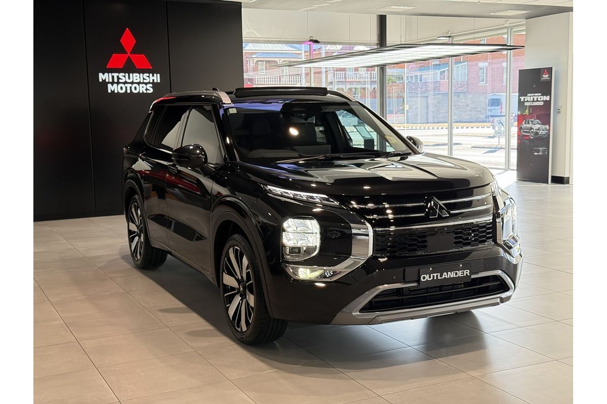 2025 Mitsubishi Outlander Exceed ZM