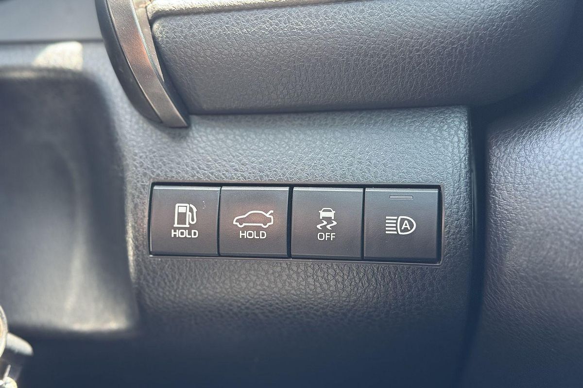 2018 Toyota Camry Ascent ASV70R