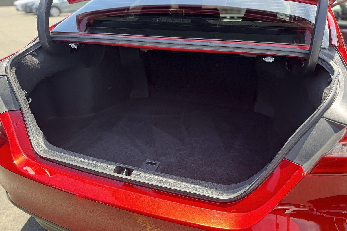 2018 Toyota Camry Ascent ASV70R