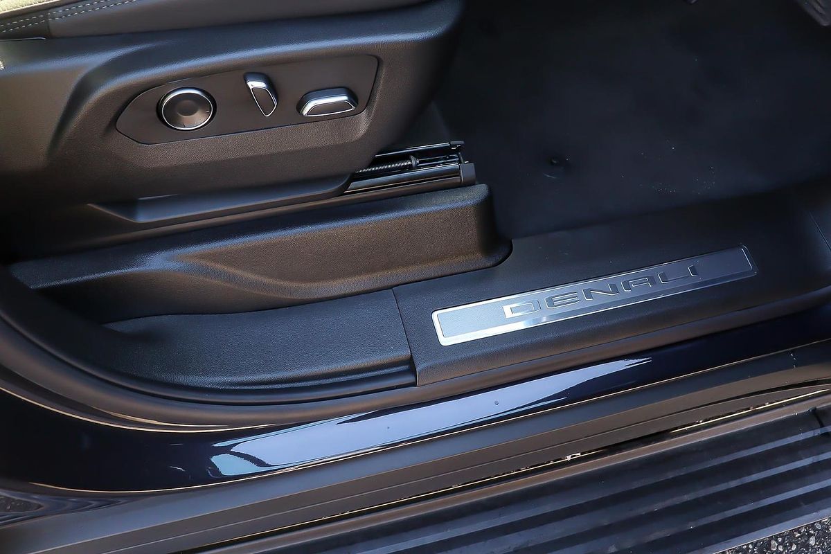 2025 GMC Yukon Denali T1