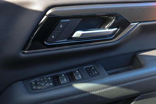 2025 GMC Yukon Denali T1