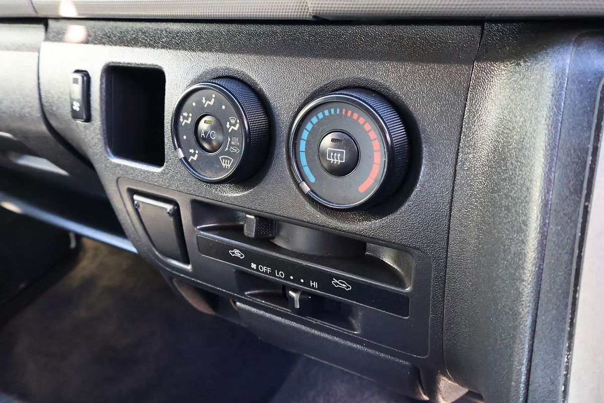 2011 Toyota Hiace Commuter KDH223R ELWB High Roof