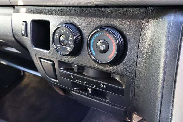 2011 Toyota Hiace Commuter KDH223R ELWB High Roof