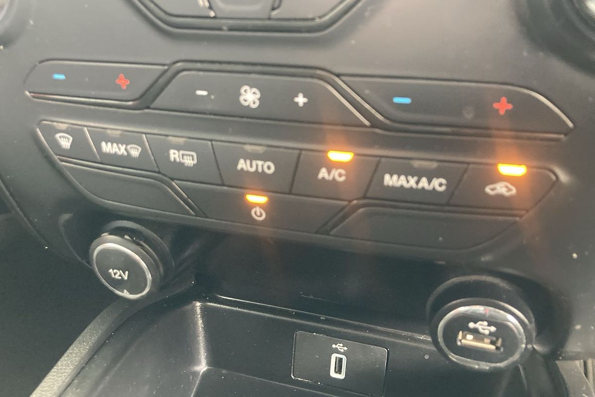 2022 Ford Everest Ambiente UA II 3.2L