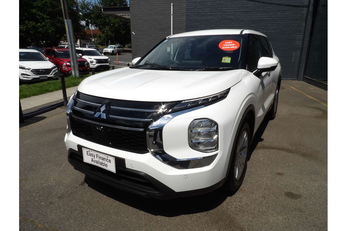 2025 Mitsubishi Outlander ES ZM