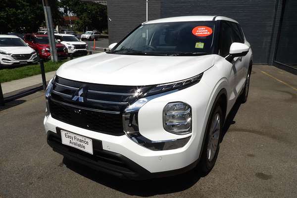 2025 Mitsubishi Outlander ES ZM