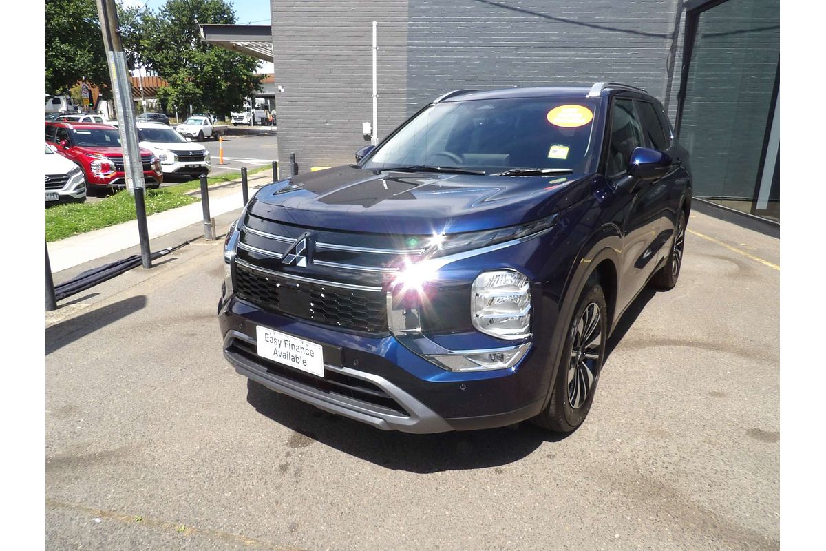 2025 Mitsubishi Outlander LS ZM
