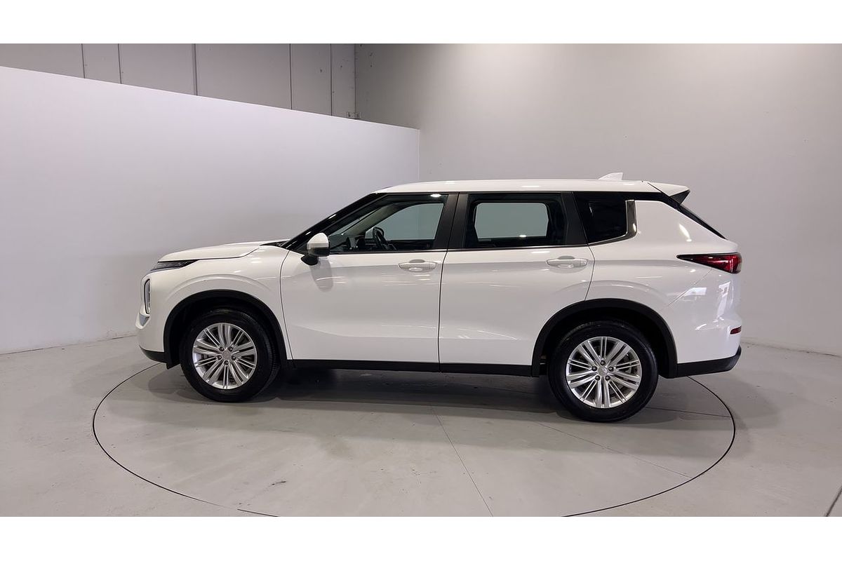 2023 Mitsubishi Outlander ES ZM