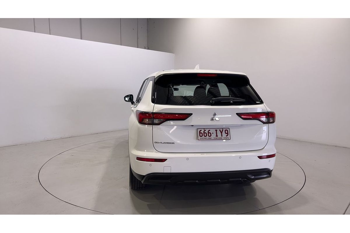 2023 Mitsubishi Outlander ES ZM