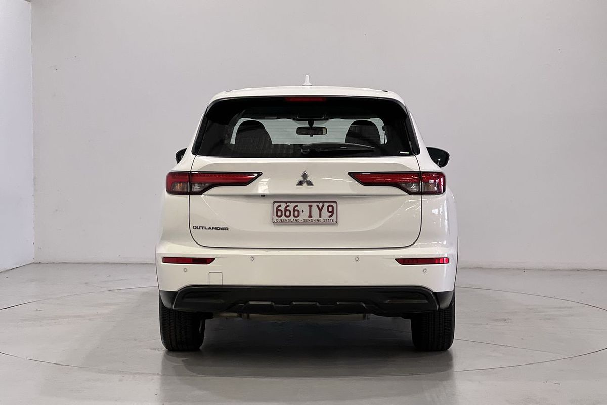 2023 Mitsubishi Outlander ES ZM