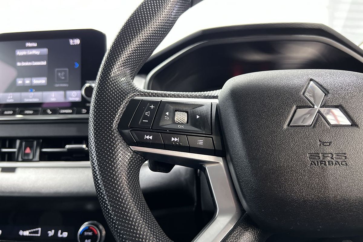 2023 Mitsubishi Outlander ES ZM