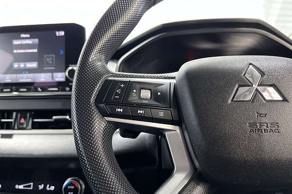 2023 Mitsubishi Outlander ES ZM