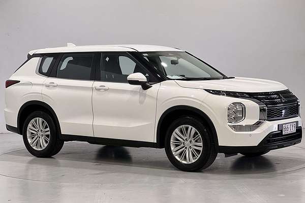 2023 Mitsubishi Outlander ES ZM