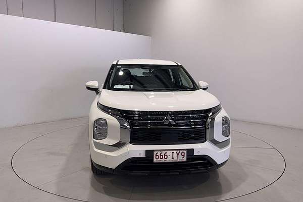 2023 Mitsubishi Outlander ES ZM