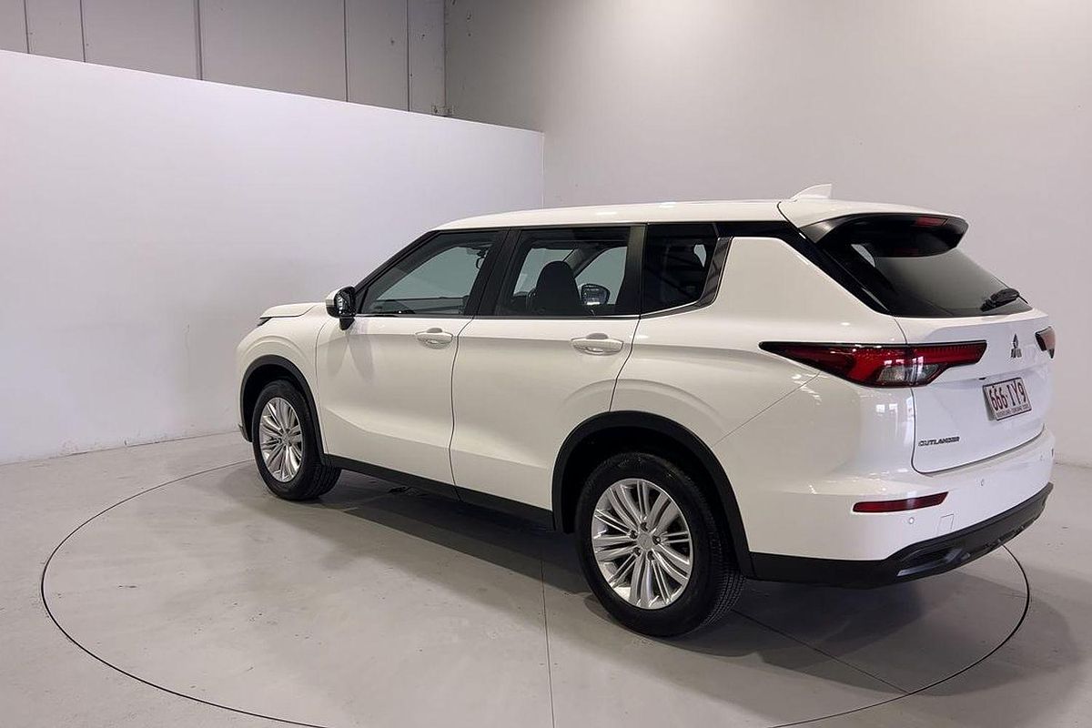 2023 Mitsubishi Outlander ES ZM