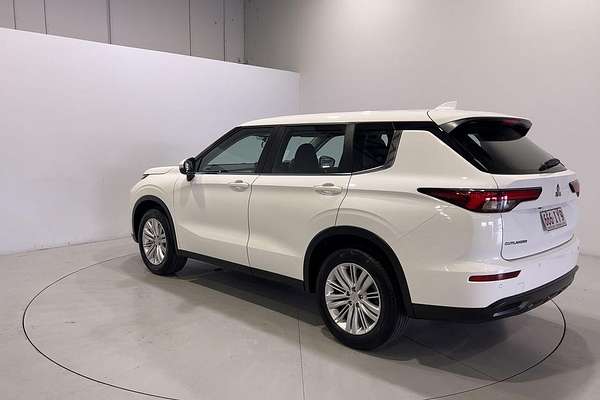 2023 Mitsubishi Outlander ES ZM