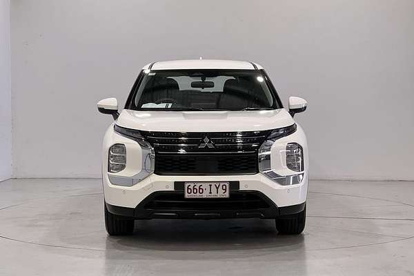 2023 Mitsubishi Outlander ES ZM