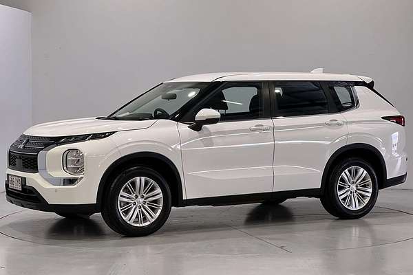 2023 Mitsubishi Outlander ES ZM