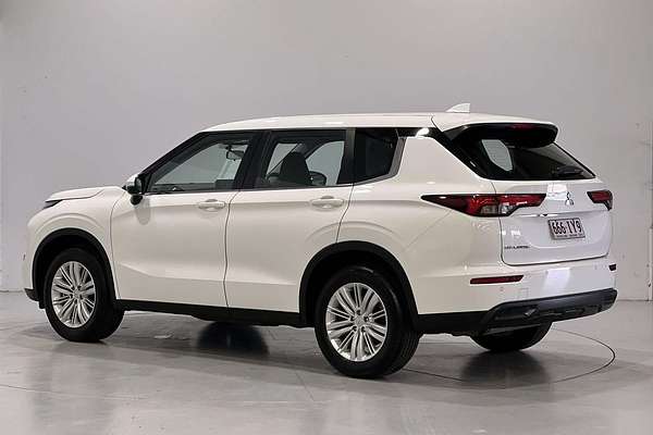 2023 Mitsubishi Outlander ES ZM