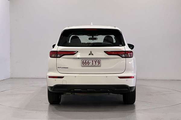 2023 Mitsubishi Outlander ES ZM