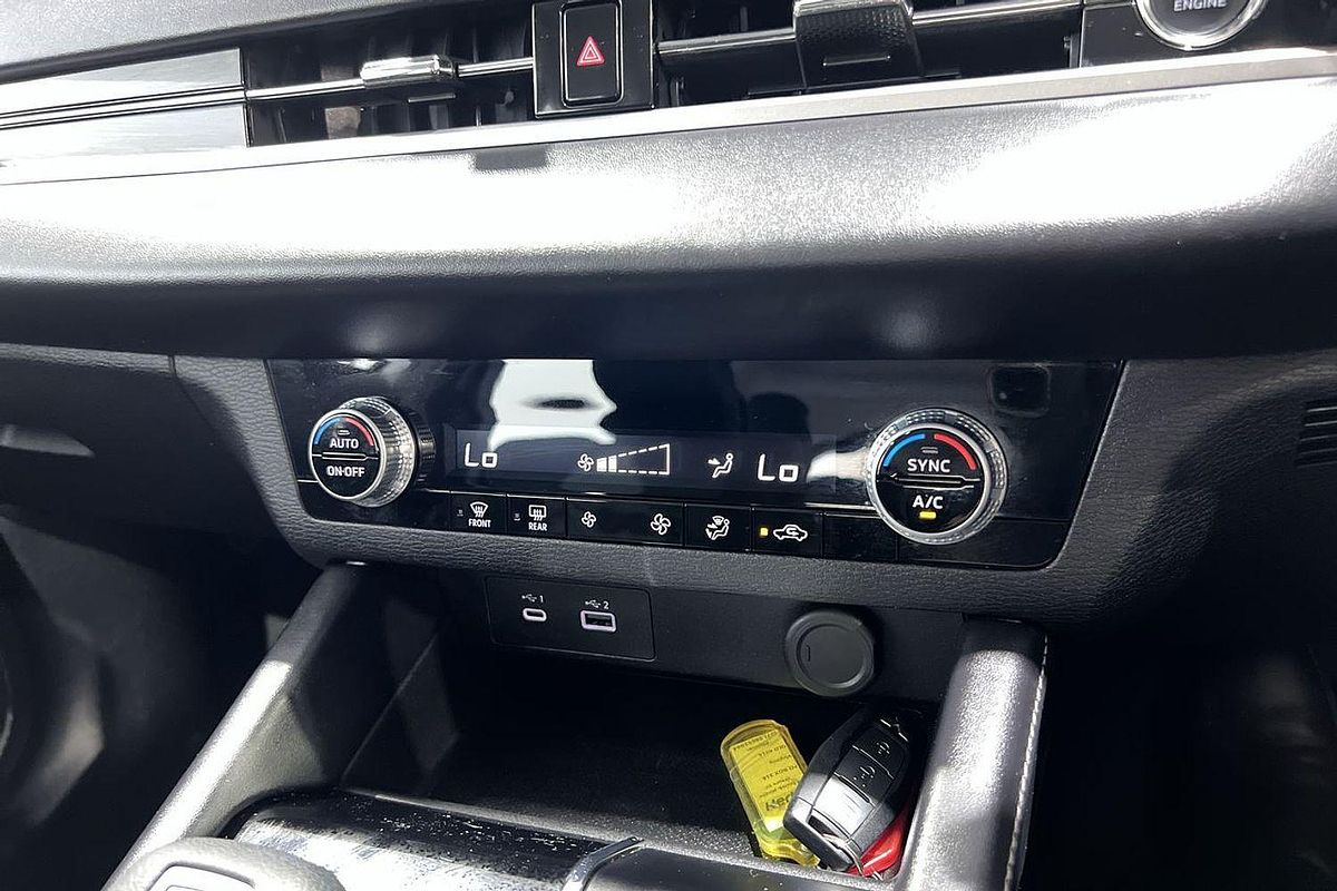 2023 Mitsubishi Outlander ES ZM