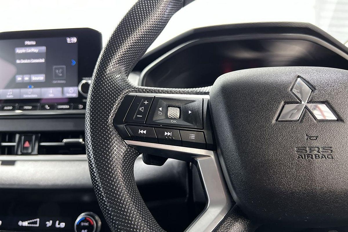 2023 Mitsubishi Outlander ES ZM