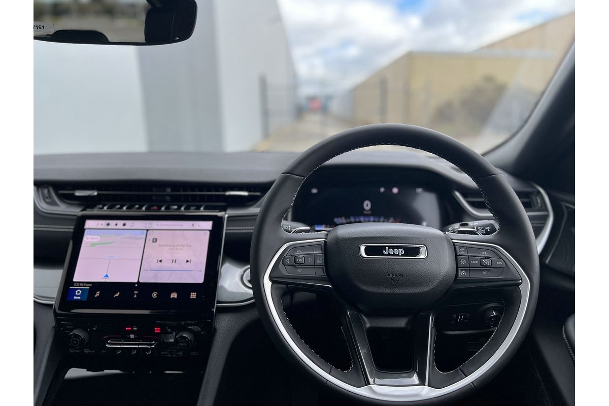 2025 Jeep Grand Cherokee Night Eagle WL