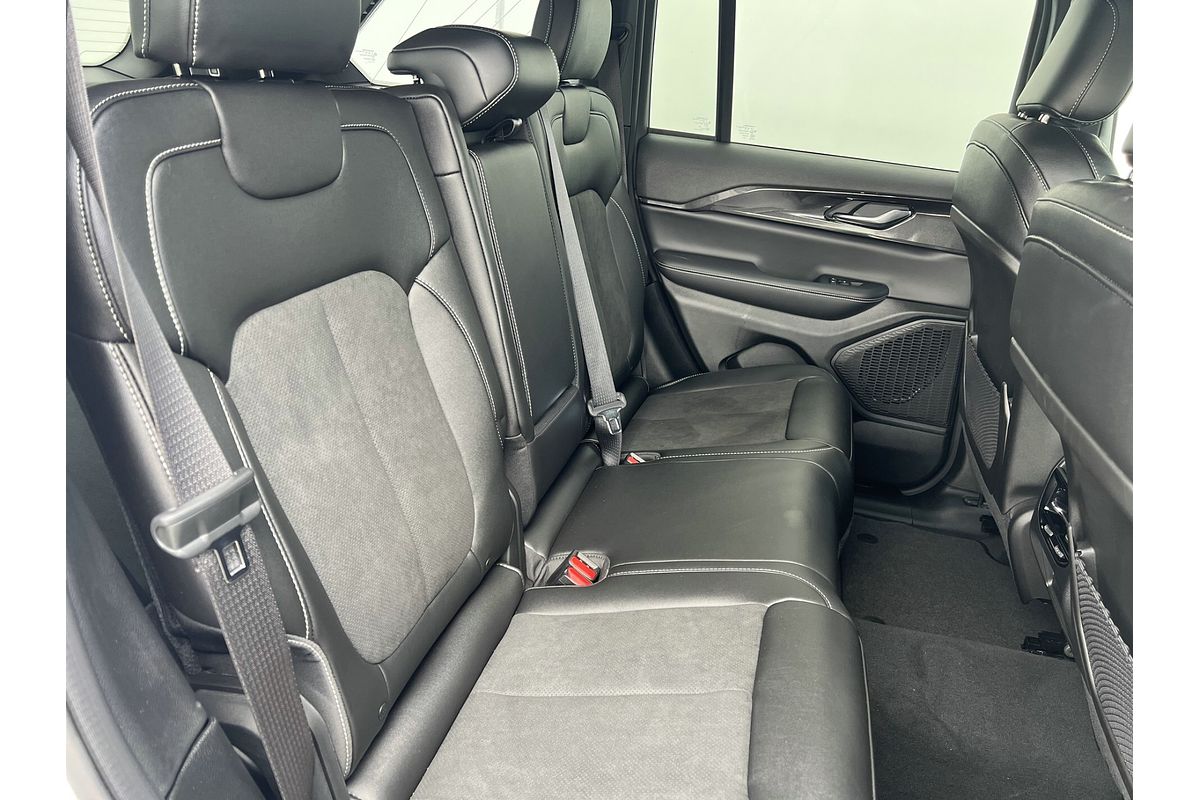 2025 Jeep Grand Cherokee Night Eagle WL