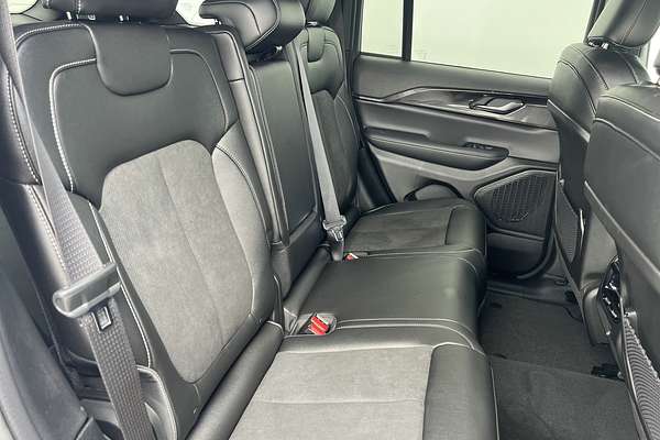 2025 Jeep Grand Cherokee Night Eagle WL