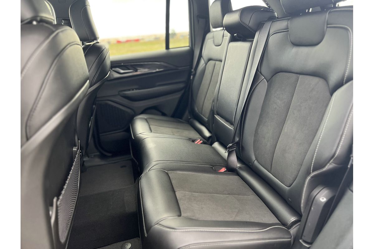 2025 Jeep Grand Cherokee Night Eagle WL