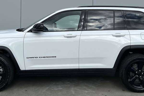 2025 Jeep Grand Cherokee Night Eagle WL