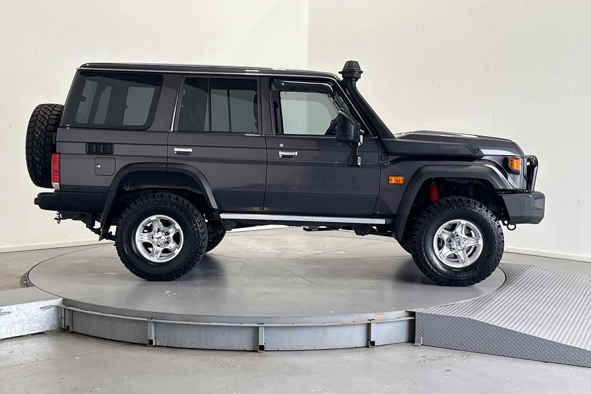 2024 Toyota Landcruiser GXL GDJL76R