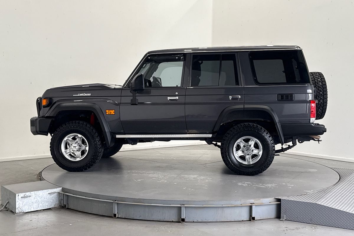 2024 Toyota Landcruiser GXL GDJL76R