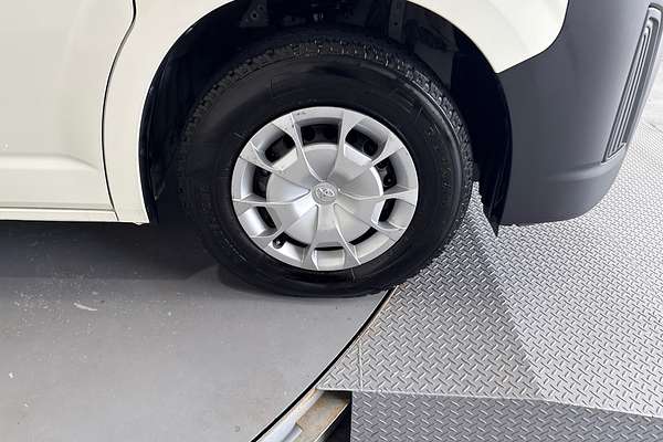 2021 Toyota Hiace Commuter GDH322R ELWB High Roof