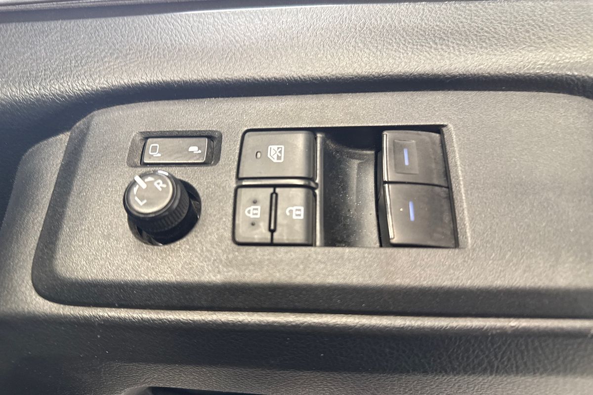 2021 Toyota Hiace Commuter GDH322R ELWB High Roof