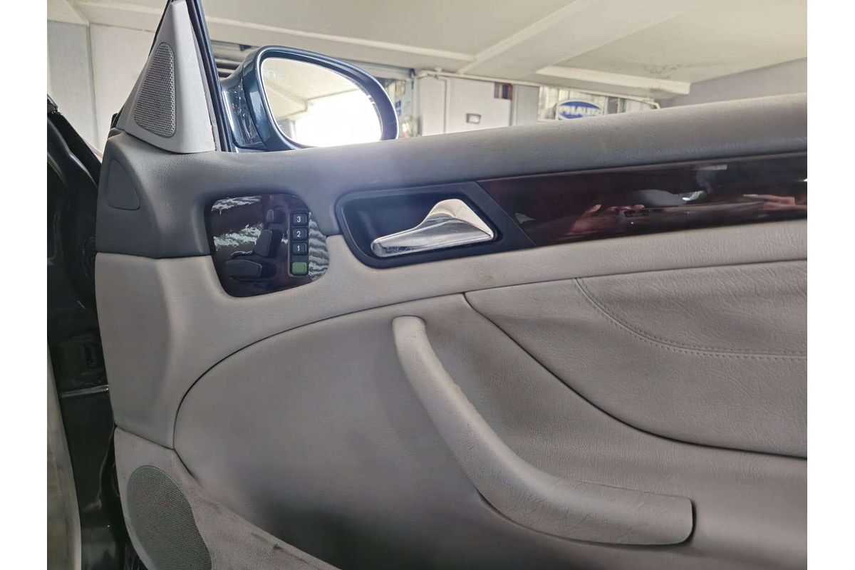 CLK320 ELEGANCE 3.2L V6 MULTI POINT F/INJ 5 SP AUTOMATIC 2D CABRIOLET 