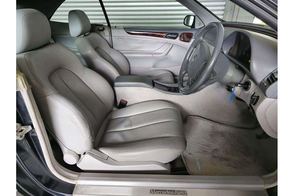 CLK320 ELEGANCE 3.2L V6 MULTI POINT F/INJ 5 SP AUTOMATIC 2D CABRIOLET 