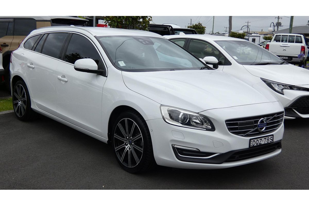 2017 Volvo V60 T5 Luxury