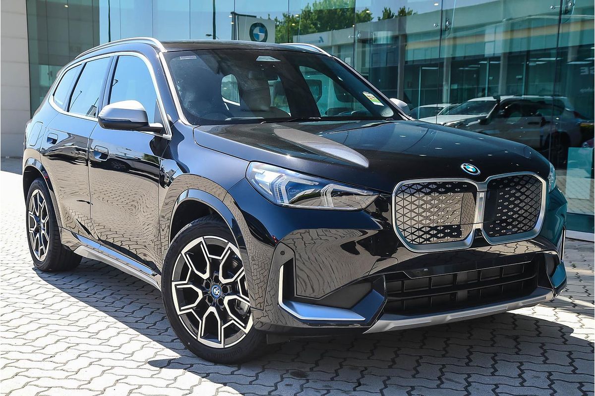 2024 BMW iX1 eDrive20 xLine U11