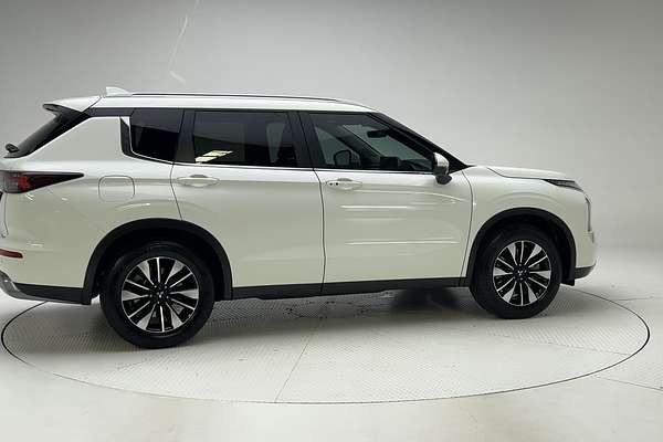 2025 Mitsubishi Outlander LS ZM thumb-2