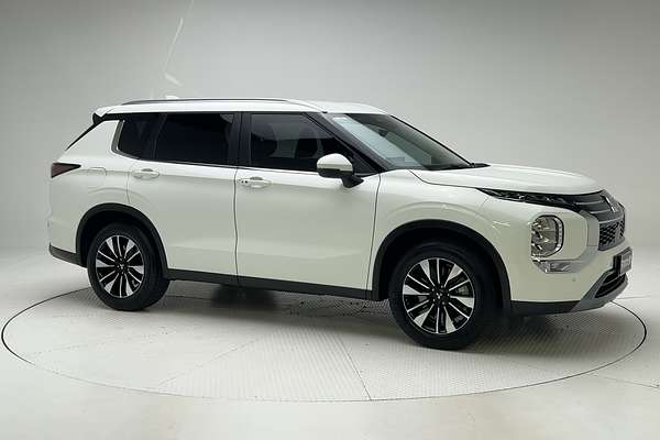 2025 Mitsubishi Outlander LS ZM thumb-3