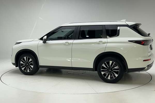 2025 Mitsubishi Outlander LS ZM thumb-7