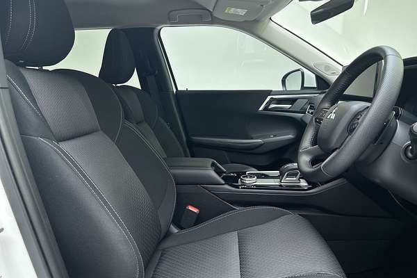 2025 Mitsubishi Outlander LS ZM thumb-12