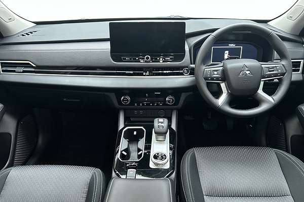 2025 Mitsubishi Outlander LS ZM thumb-19