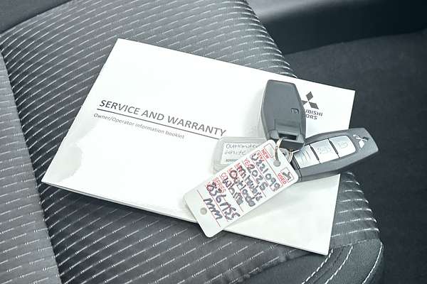 2025 Mitsubishi Outlander LS ZM thumb-22