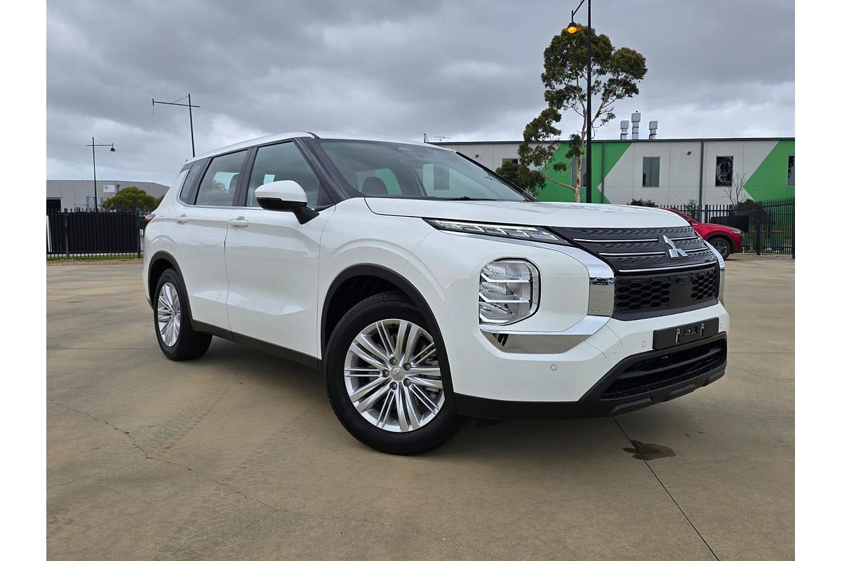 2024 Mitsubishi Outlander ES ZM