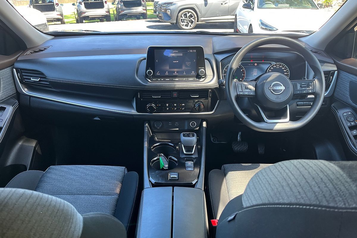 2024 Nissan X-TRAIL ST T33