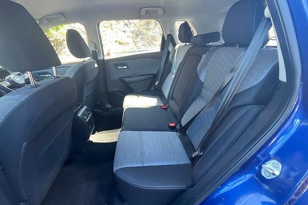 2024 Nissan X-TRAIL ST T33